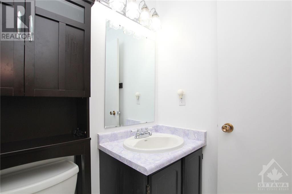 4 SELYE CRESCENT