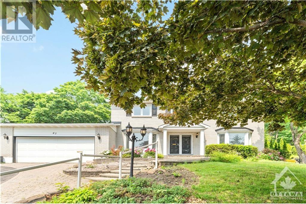 47 AMBERLY PLACE, Ottawa