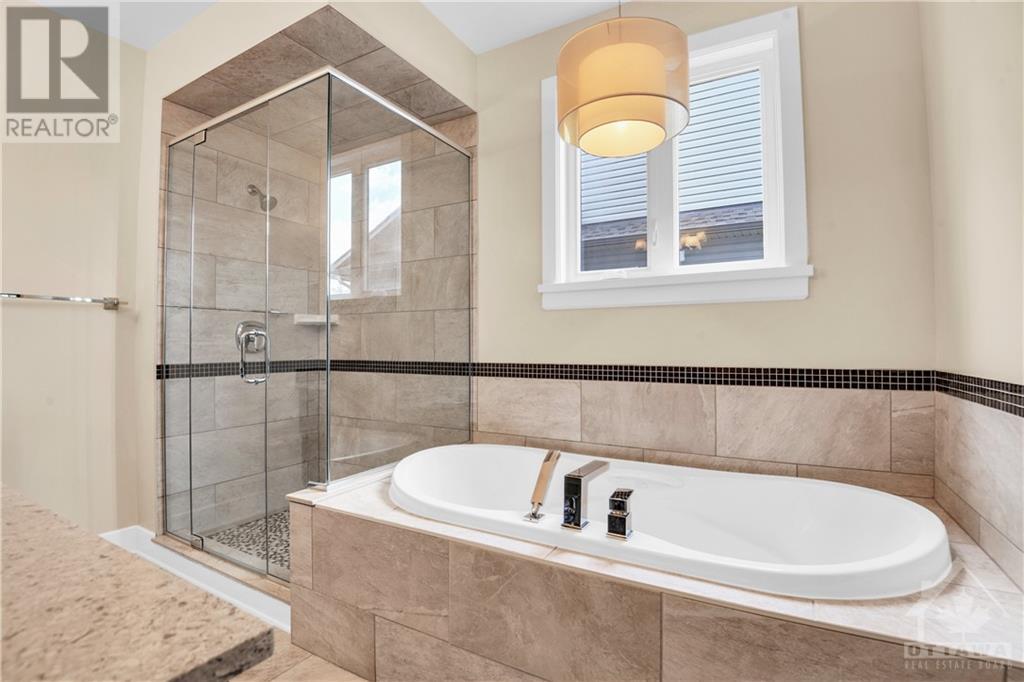 646 BIRCHLAND CRESCENT