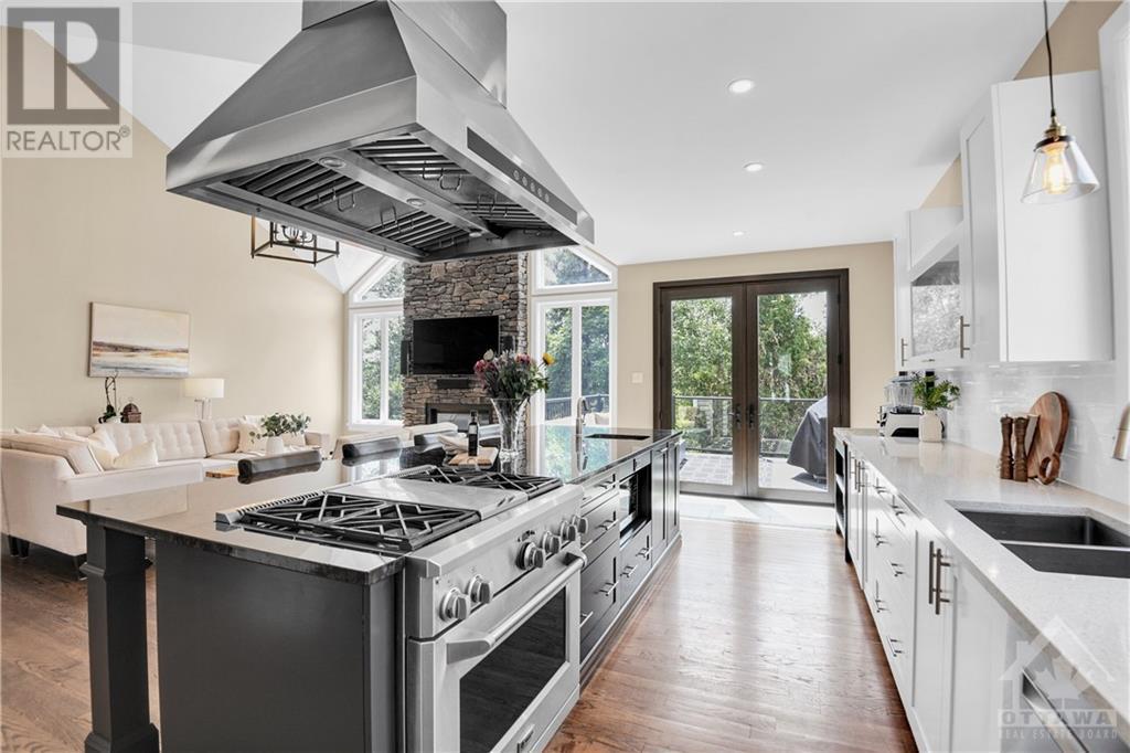 646 BIRCHLAND CRESCENT