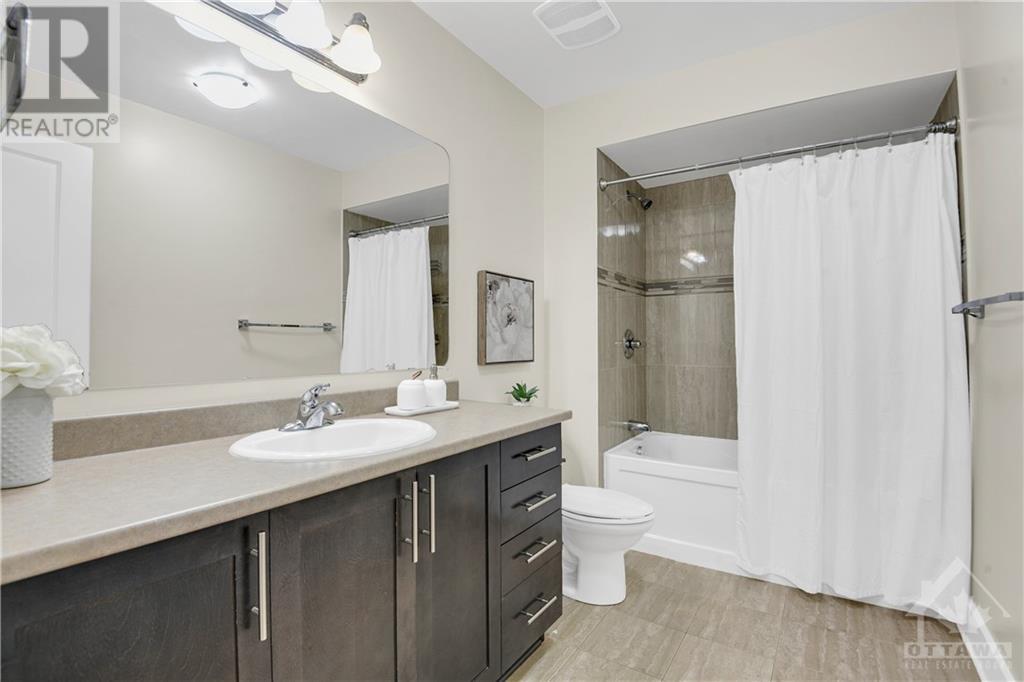 646 BIRCHLAND CRESCENT