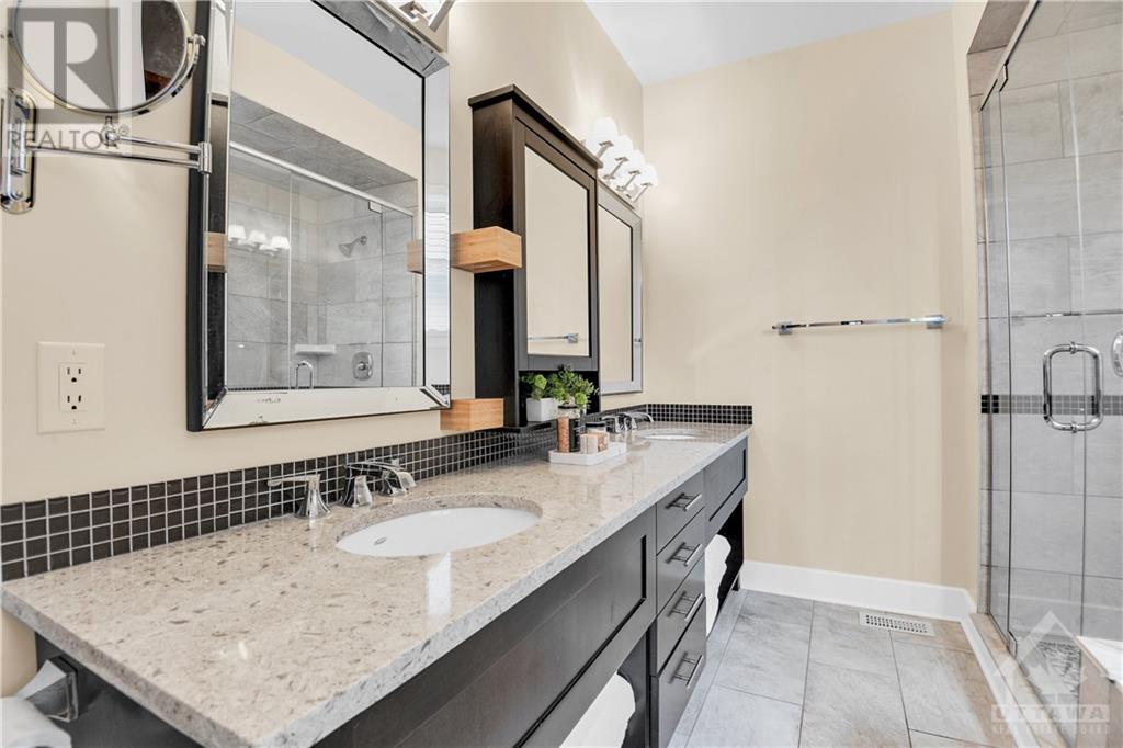 646 BIRCHLAND CRESCENT