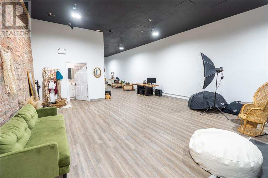 150 PITT STREET UNIT#B, #B