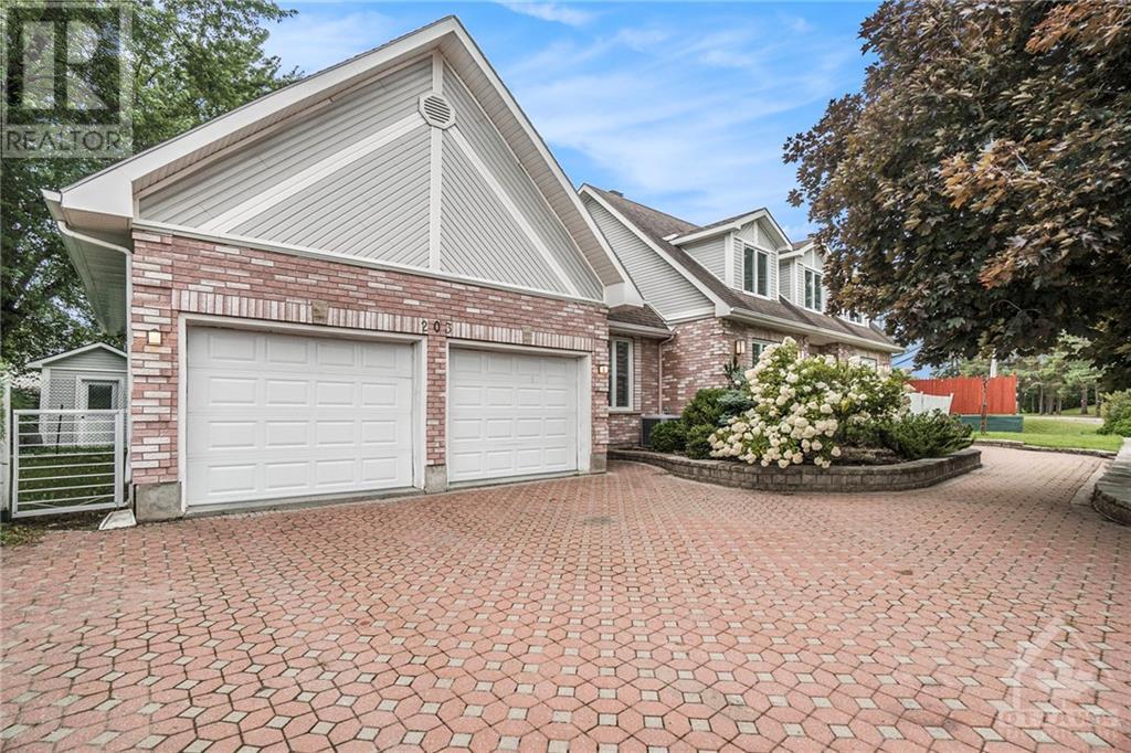 203 MONTEE OUTAOUAIS ROAD