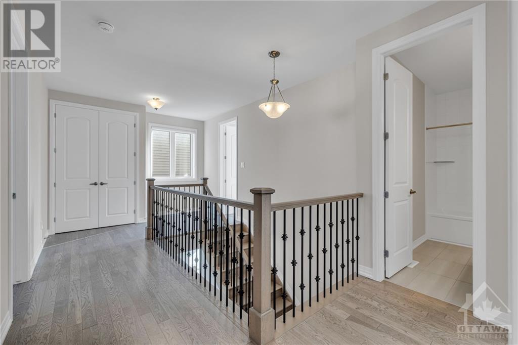 807 MERCIER CRESCENT