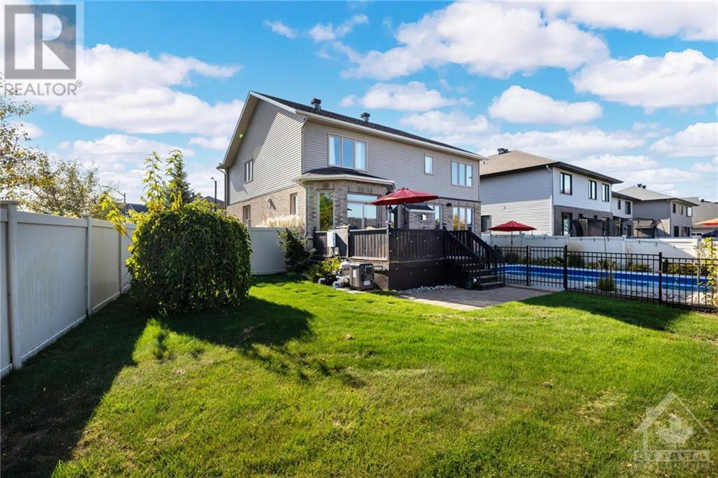 900 WILDCARROT CRESCENT