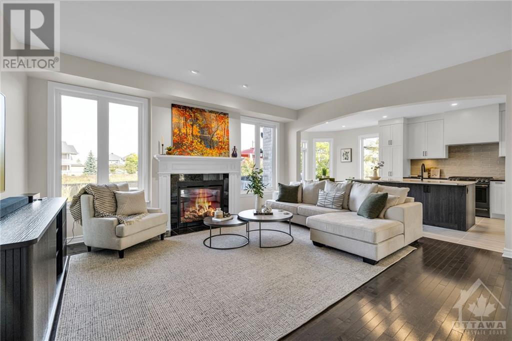 900 WILDCARROT CRESCENT