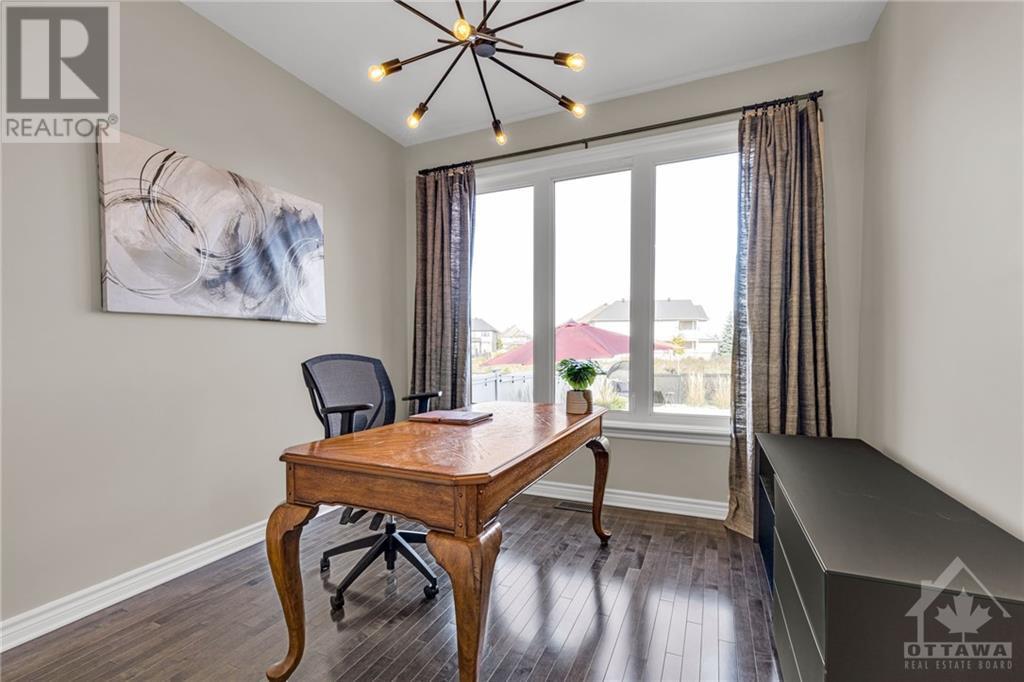 900 WILDCARROT CRESCENT