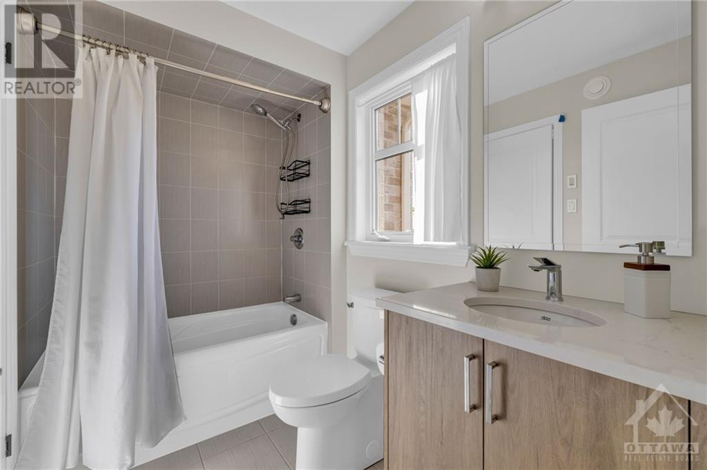 900 WILDCARROT CRESCENT