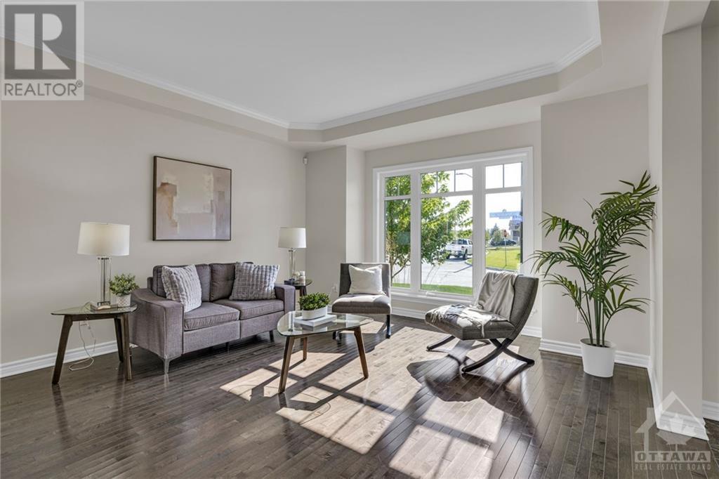 900 WILDCARROT CRESCENT