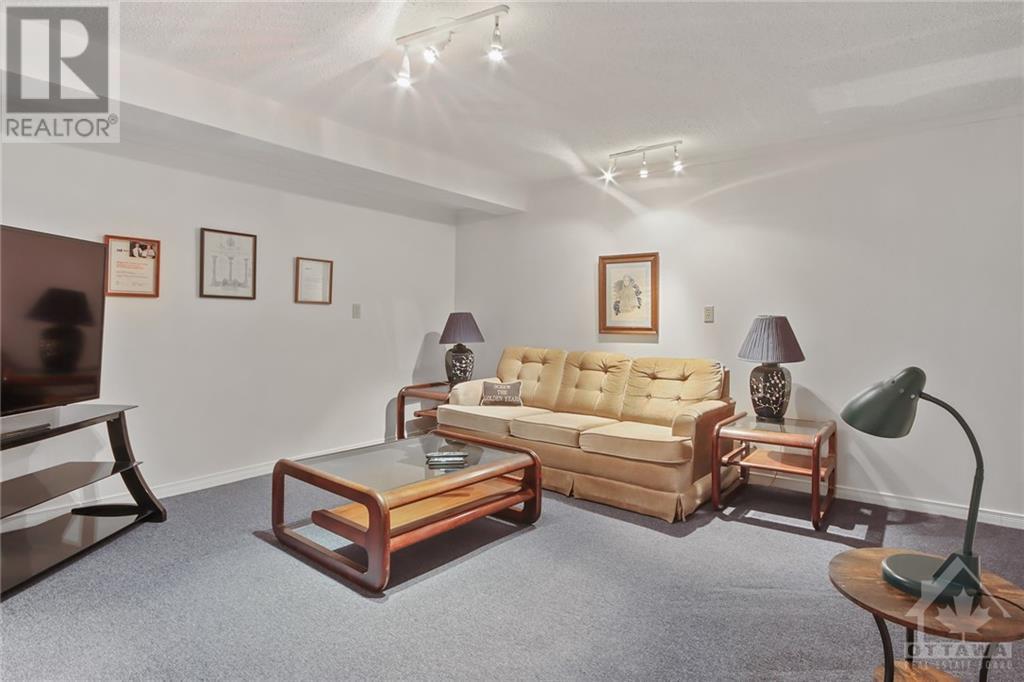 14 GRAND CEDAR COURT