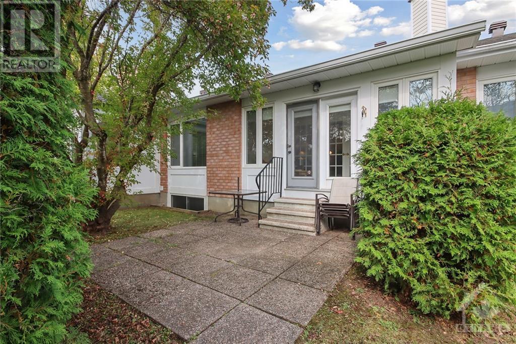 14 GRAND CEDAR COURT