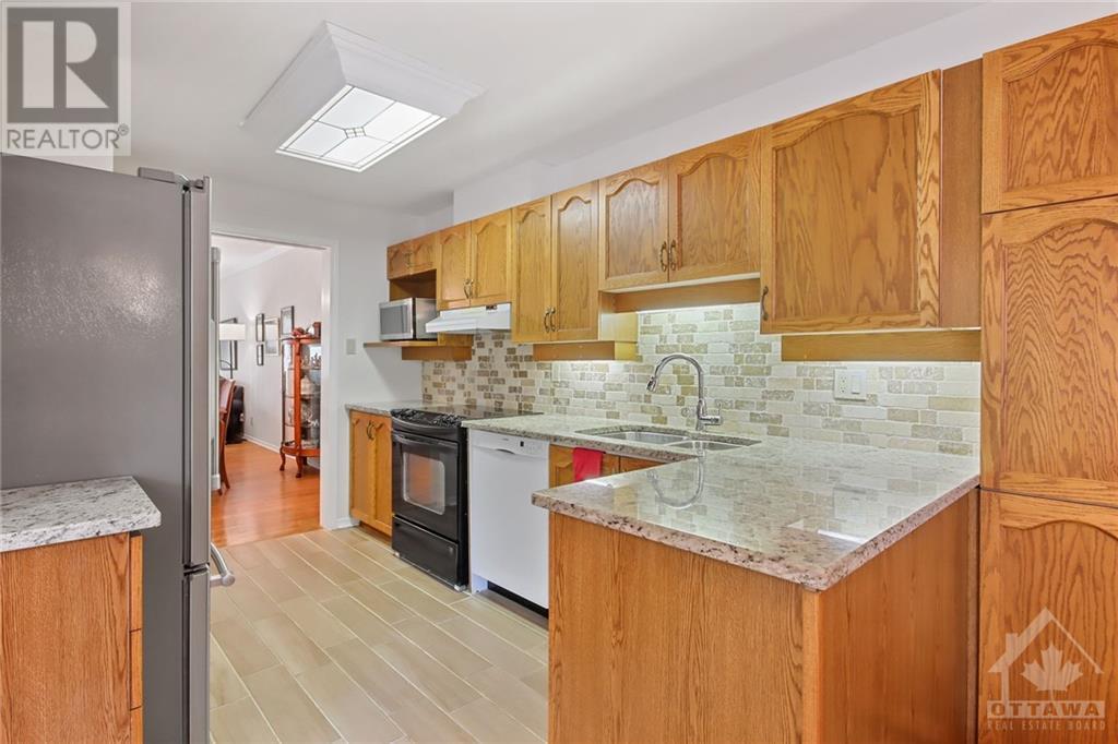 14 GRAND CEDAR COURT
