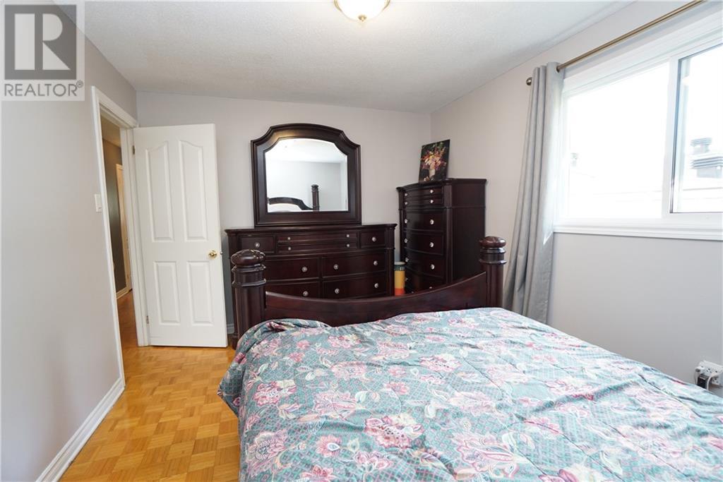 2561 CLEROUX CRESCENT