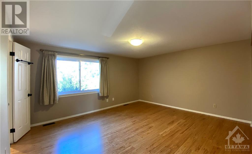 7 BRODEUR CRESCENT