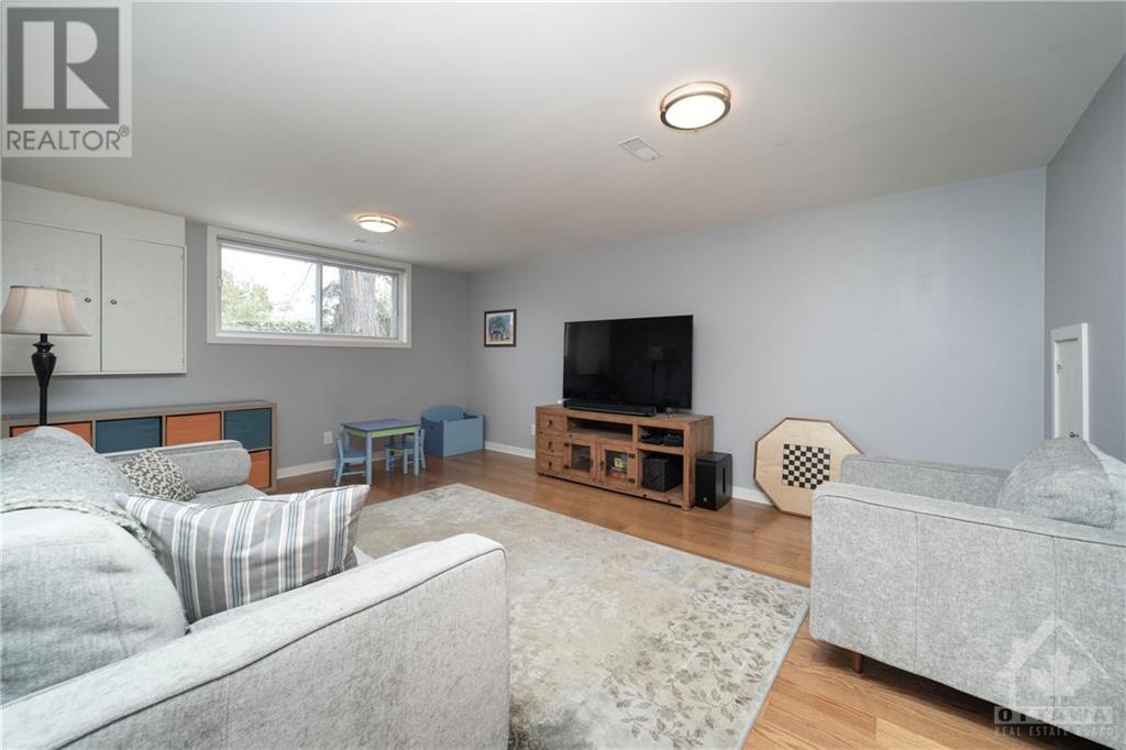 2299 URBANDALE DRIVE
