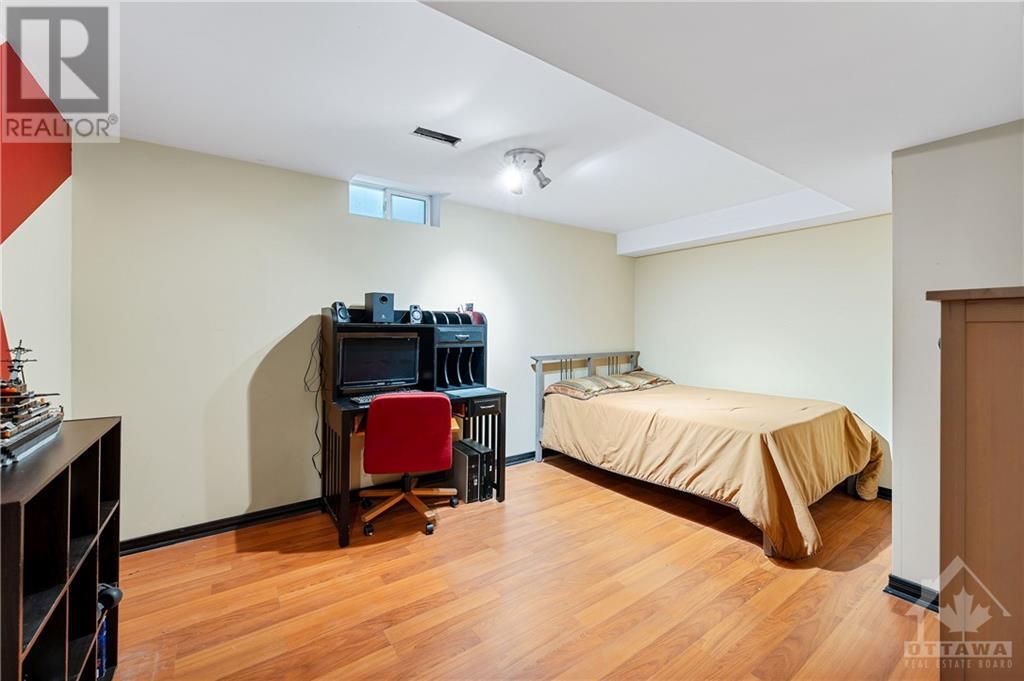 6116 VINEYARD DRIVE