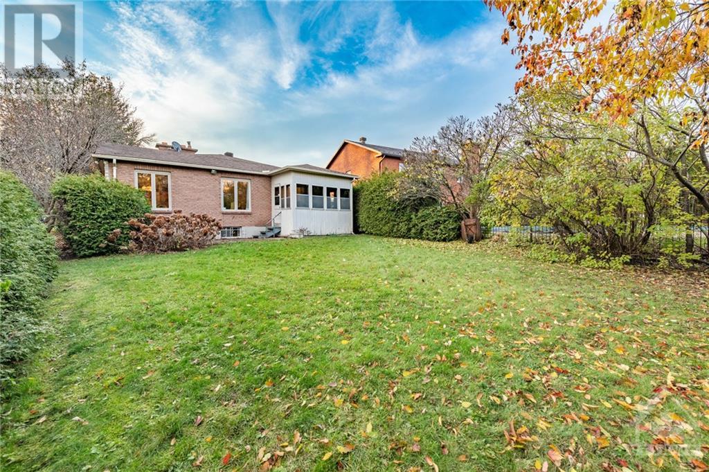 3 STONEHEDGE PARK
