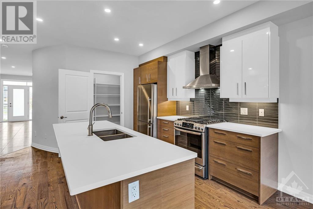 111 AVRO CIRCLE