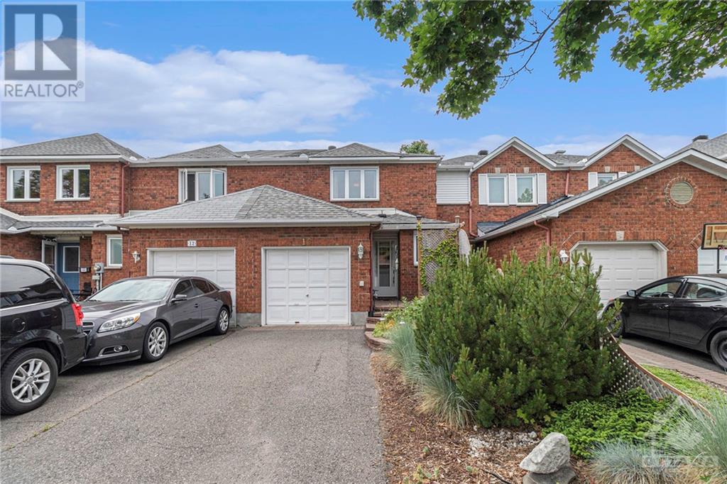 10 WOODBURY CRESCENT