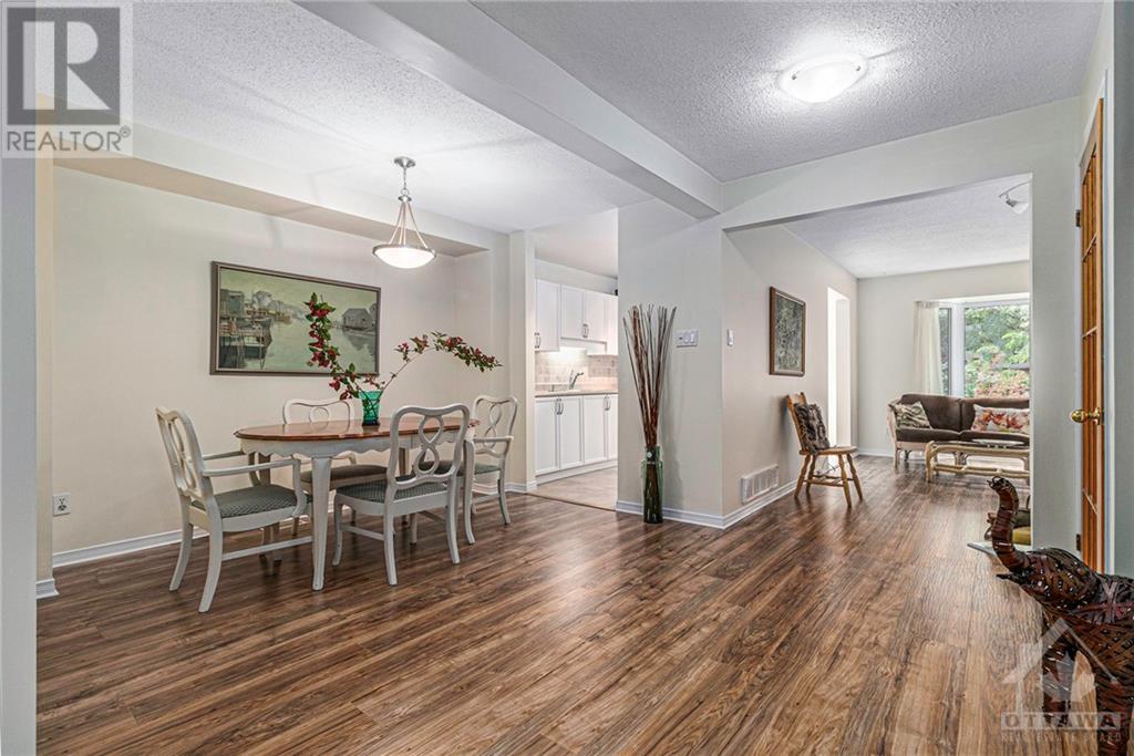 10 WOODBURY CRESCENT