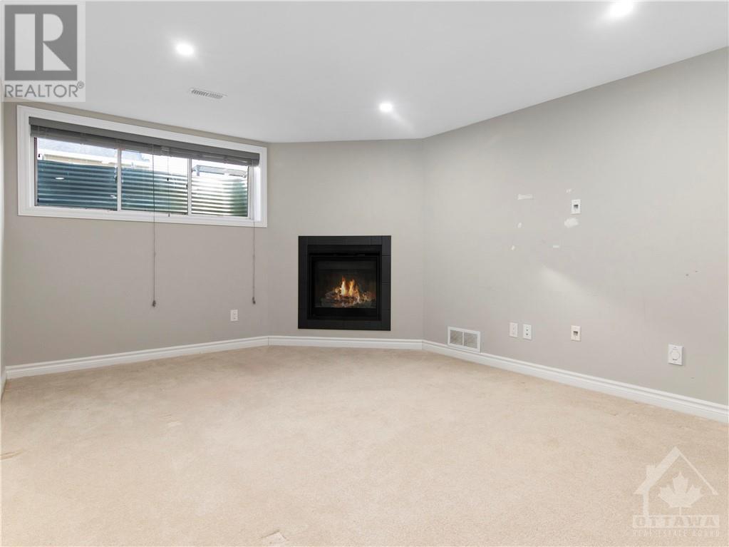 4370 KELLY FARM DRIVE