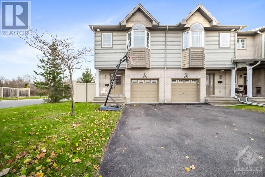 298 MACOUN CIRCLE
