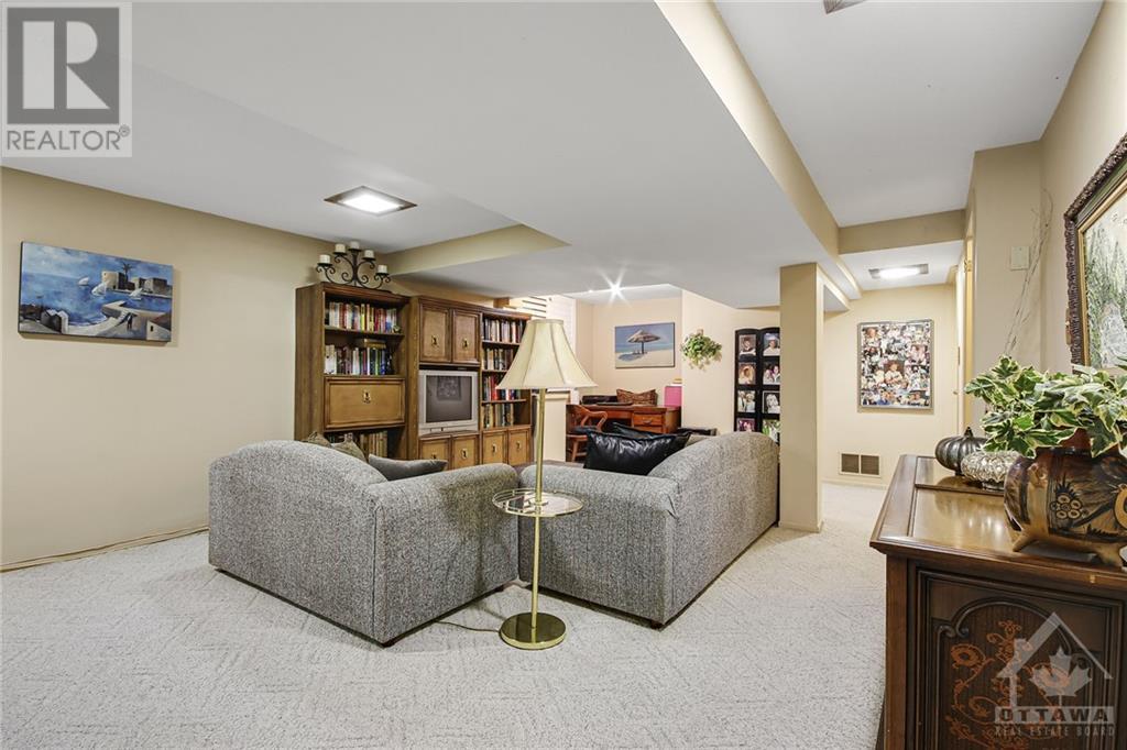 3 THORNHEDGE COURT