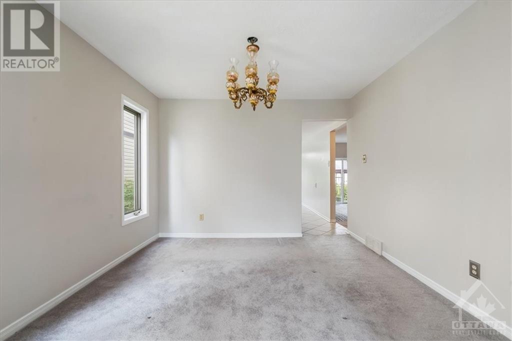 3 THORNHEDGE COURT