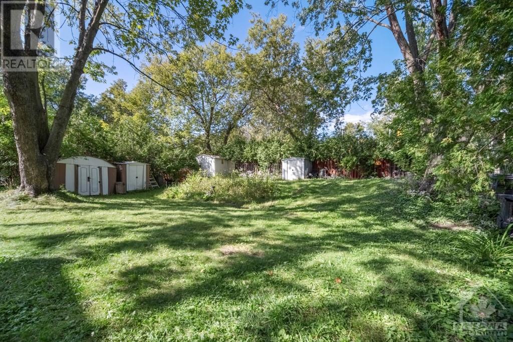 2492 AUTUMN HILL