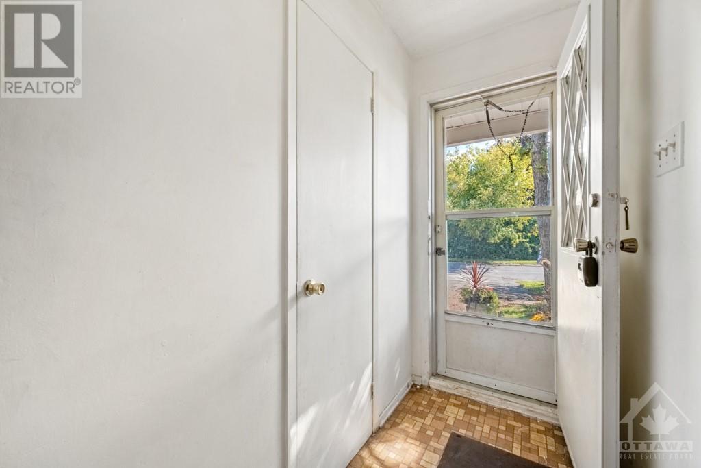 2492 AUTUMN HILL
