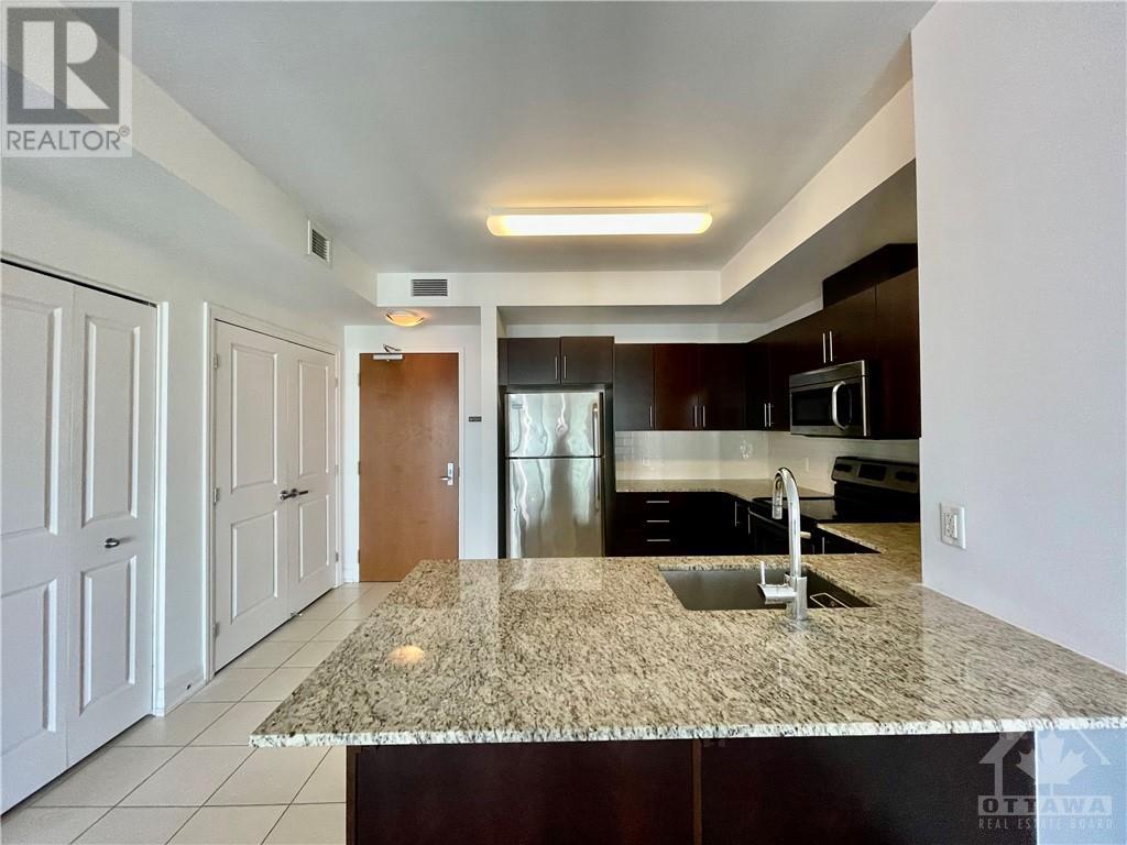 242 RIDEAU STREET UNIT#1802, #1802