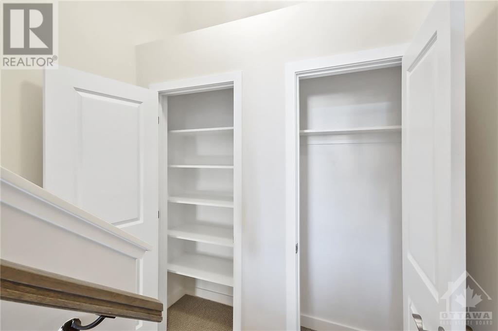 402 JEWELWING PRIVATE