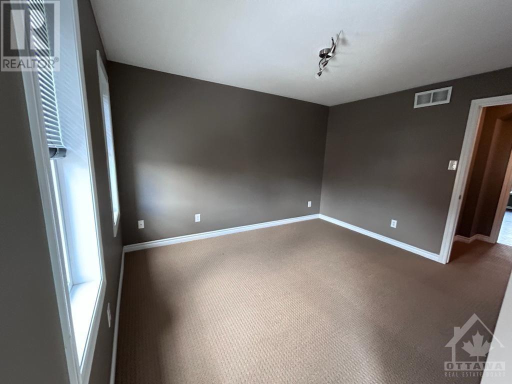 637 ROSEHILL AVENUE