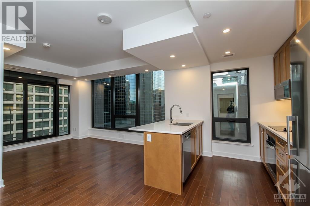 340 QUEEN STREET UNIT#907, #907