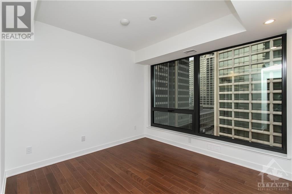 340 QUEEN STREET UNIT#907, #907
