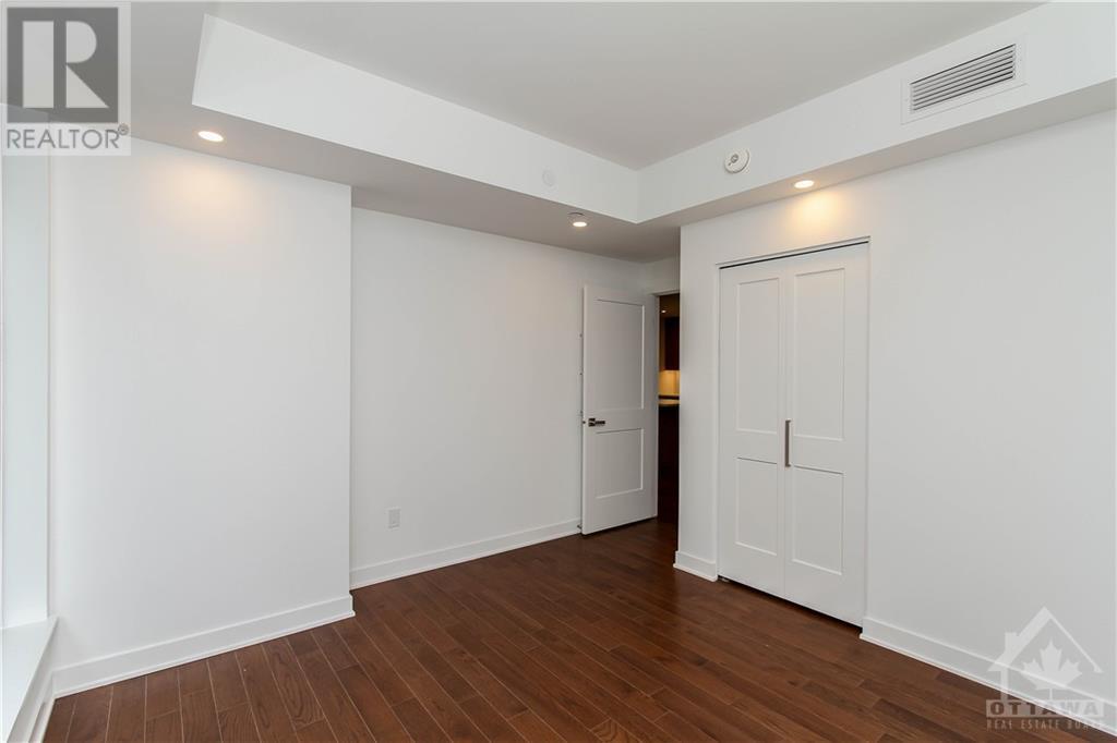 340 QUEEN STREET UNIT#907, #907