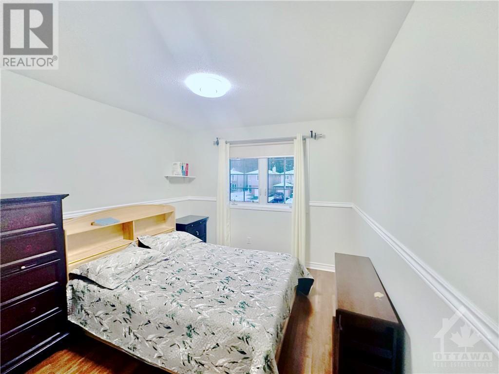293 FERNLEAF CRESCENT