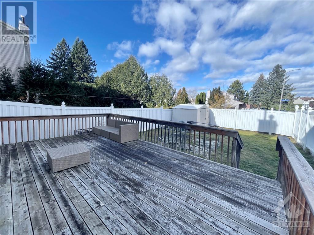 293 FERNLEAF CRESCENT