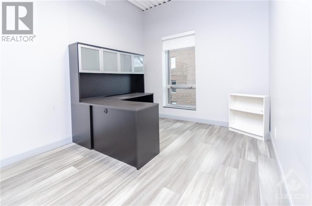 1765 COURTWOOD CRESCENT UNIT#B, #B