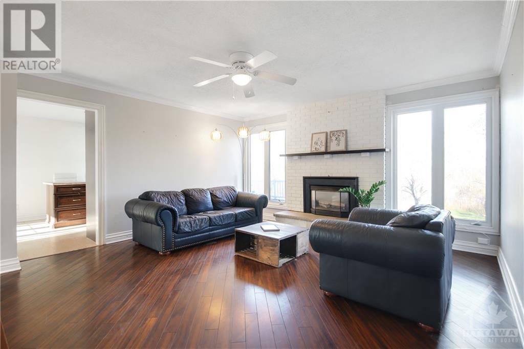 955 KEVIN CRESCENT
