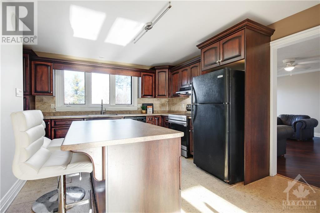 955 KEVIN CRESCENT