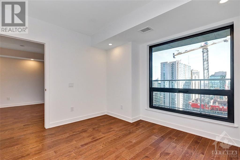 340 QUEEN STREET UNIT#1809, #1809