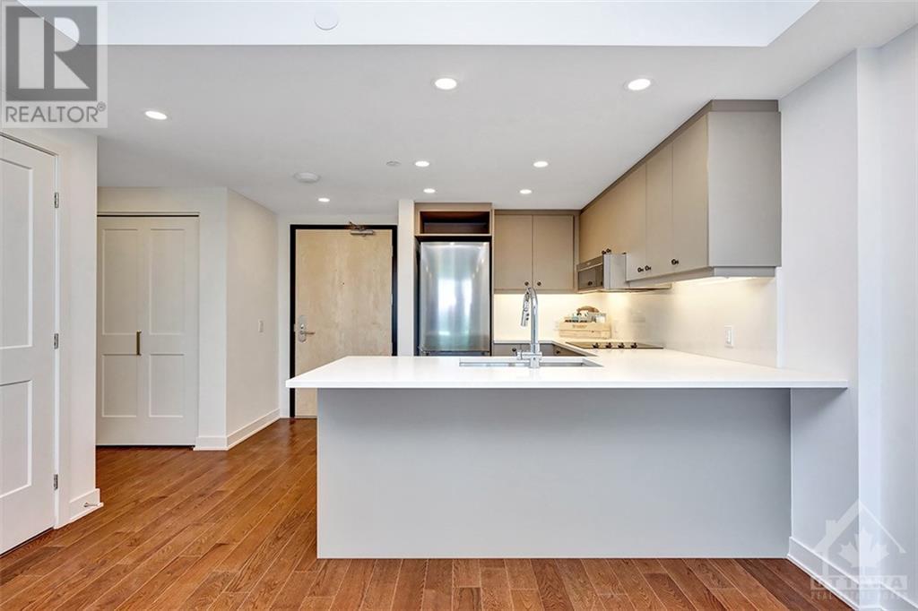 340 QUEEN STREET UNIT#1809, #1809