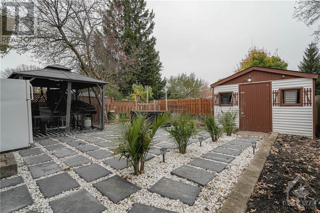 848 LAWNSBERRY DRIVE