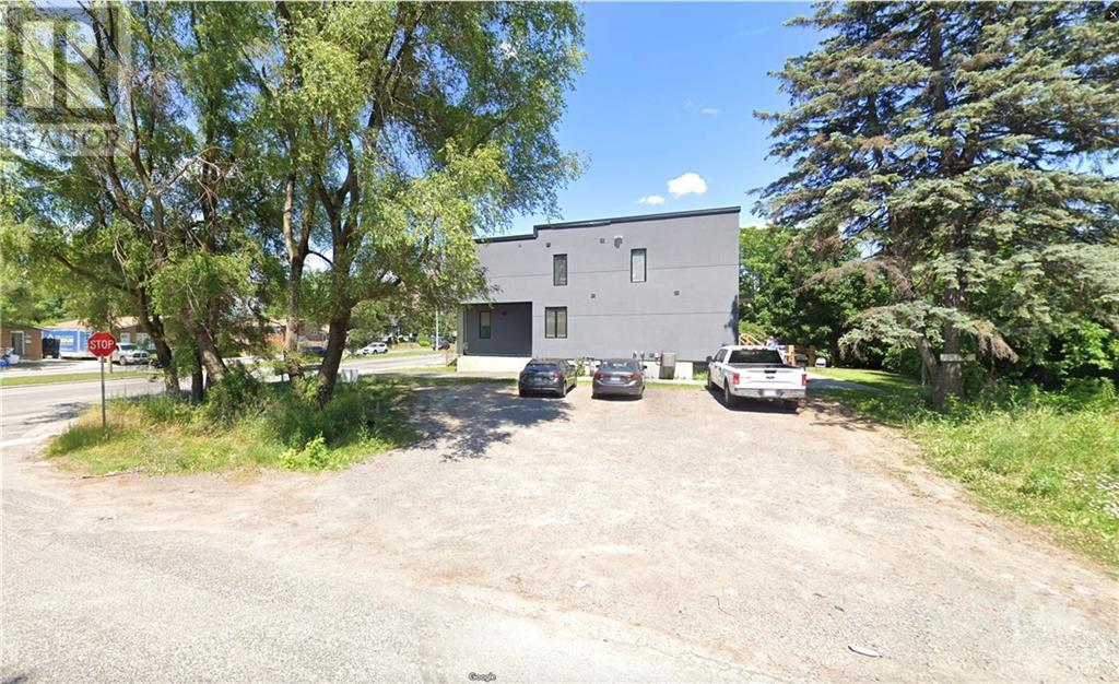 2 PENDER STREET, (MLS® 7478035) See this property for sale in St.Claire Gardens, Ottawa