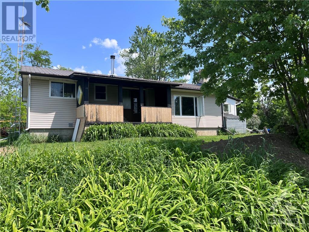 3159 8TH LINE ROAD, (MLS® 7563534) See this property for sale in