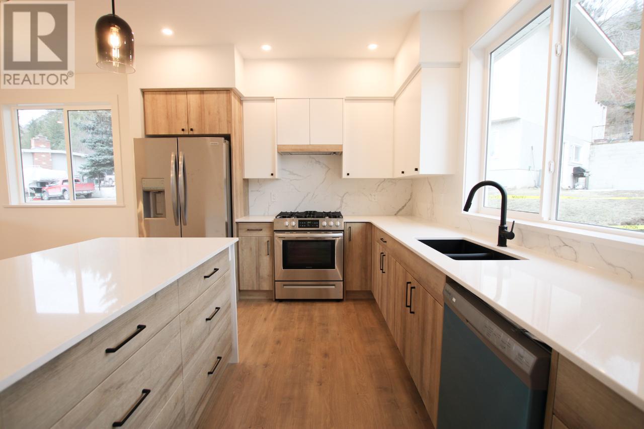 Listing 169653 - Large Photo # 2