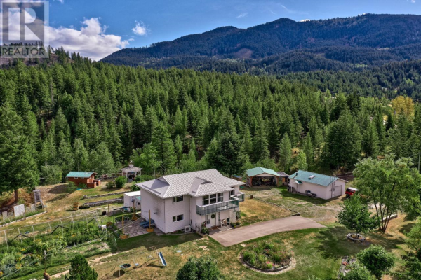 873 HARVIE RD, Barriere