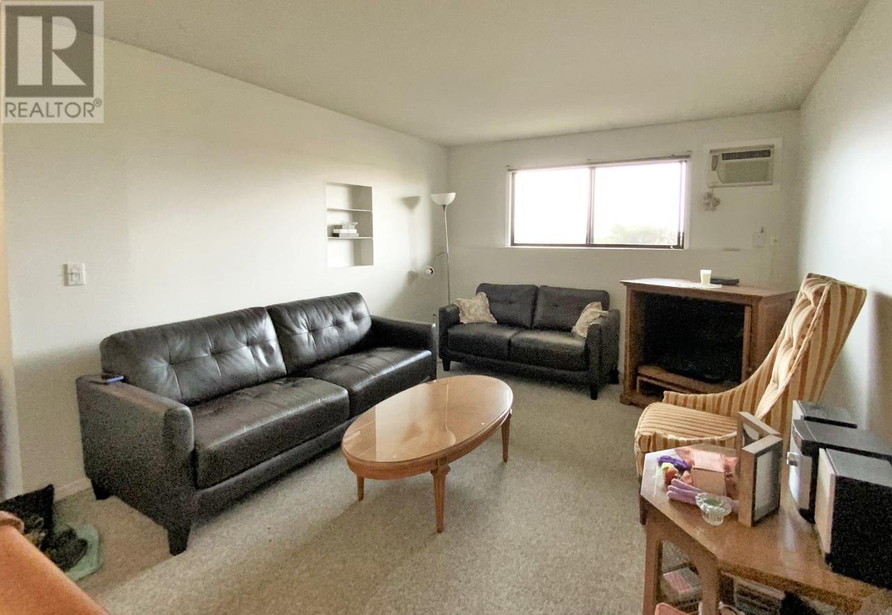 Listing 171458 - Large Photo # 2